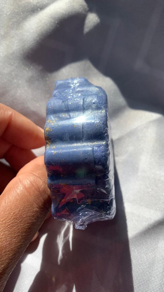 Savon tête de licorne a la myrtille