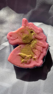 Savon tête de licorne a la fraise