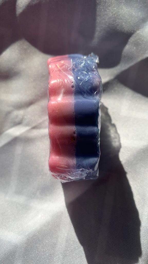 Savon tête de licorne a la fraise