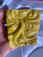 Savon nourrissant visage et corps au curcuma et mousse de mer, seamoss and tumeric soap.