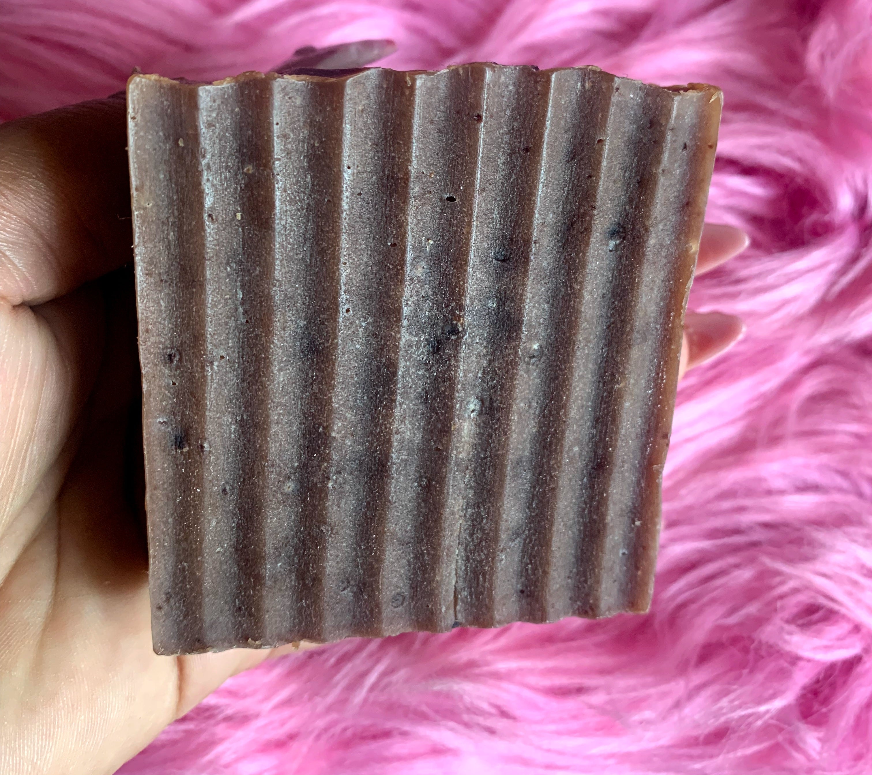 Savon naturel au lait de chèvre et cranberry