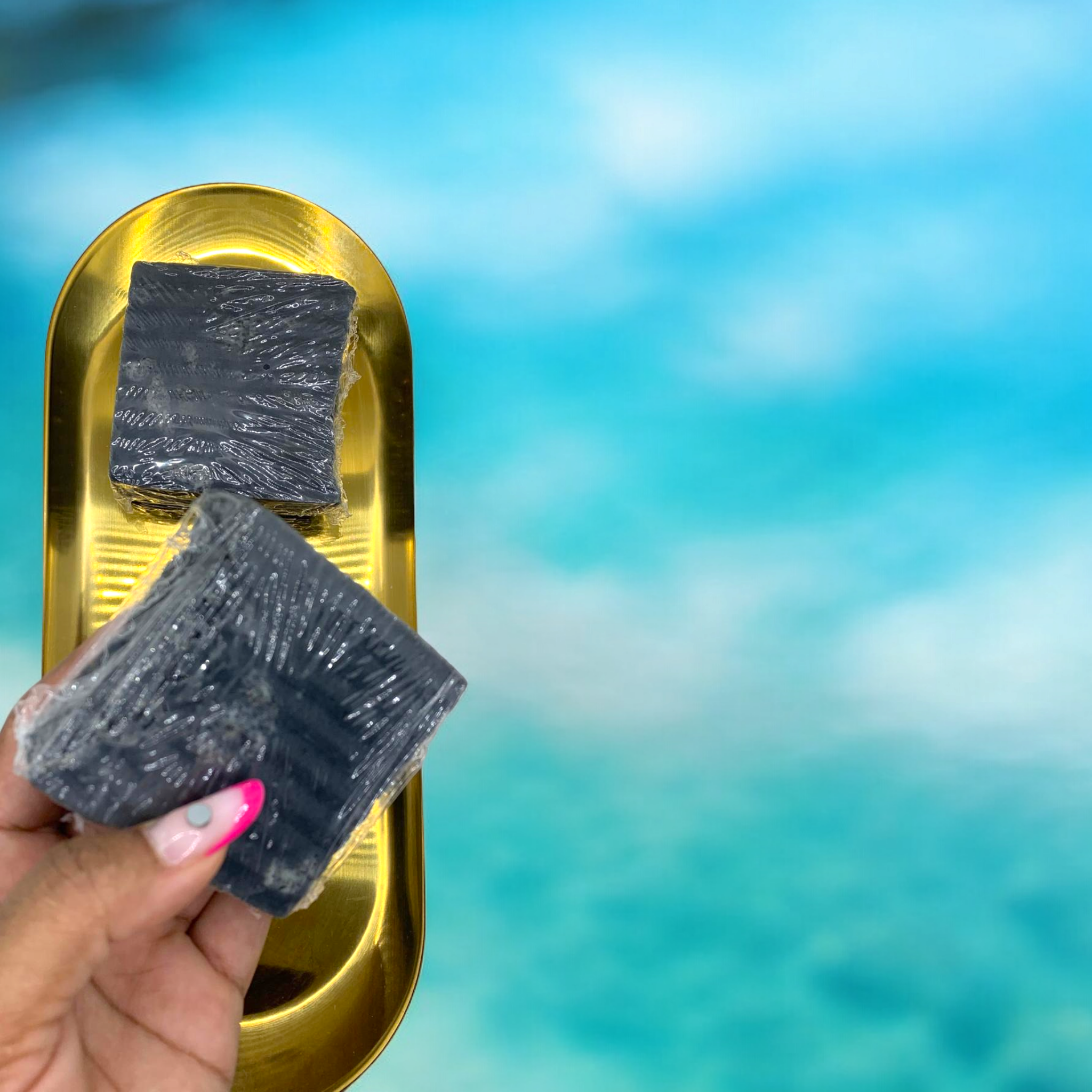 Savon naturel anti acné au charbon actif