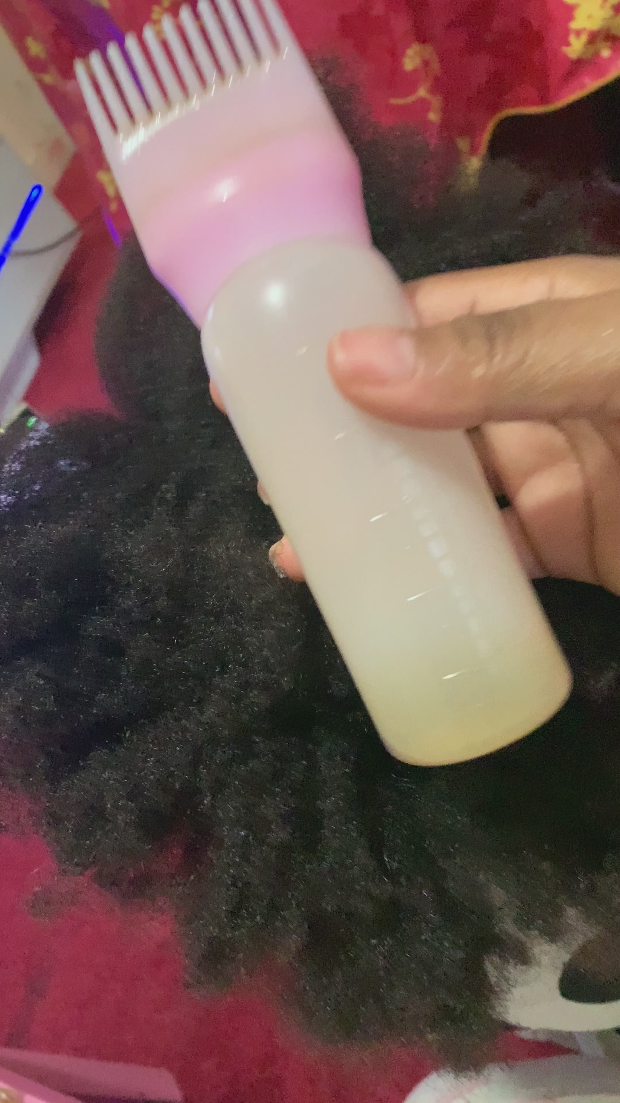 Charger la vidéo : Bouteille applicateur  en plastique de l’huile et teinture