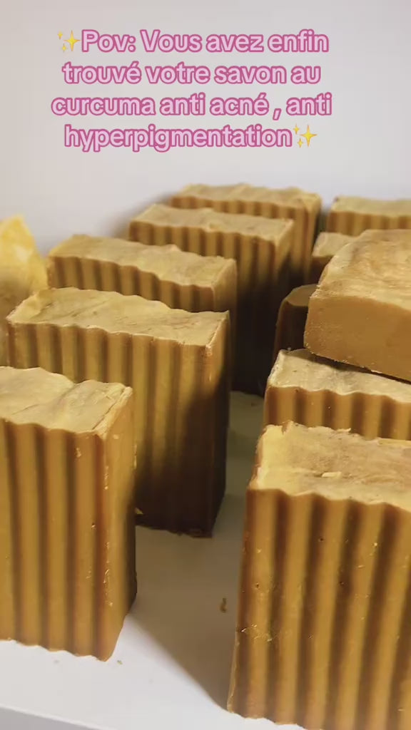 Charger la vidéo : Gamme anti taches à l’huile de curcuma, vitamine C et kojic acid