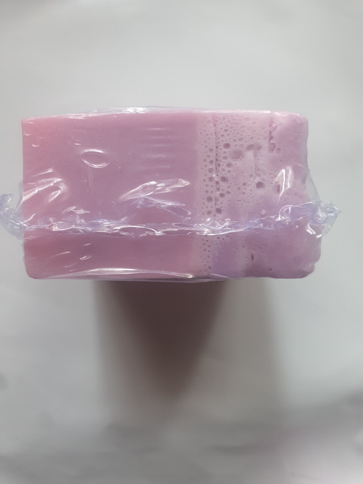 Savon naturel à la framboise